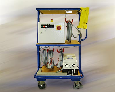 Maschinensteuerung mit Frequenzumrichter und Handsteuerger&auml;t
